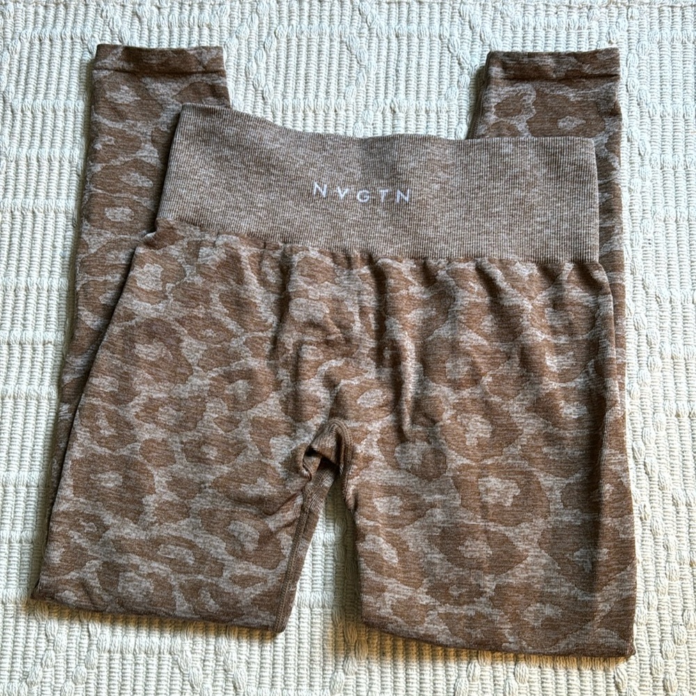 NVGTN Seamless Animal Print Leggings Size M